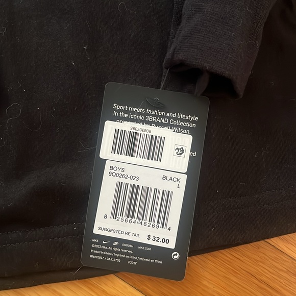 Nike Russel Wilson boys long sleeve- NWT - Picture 2 of 4